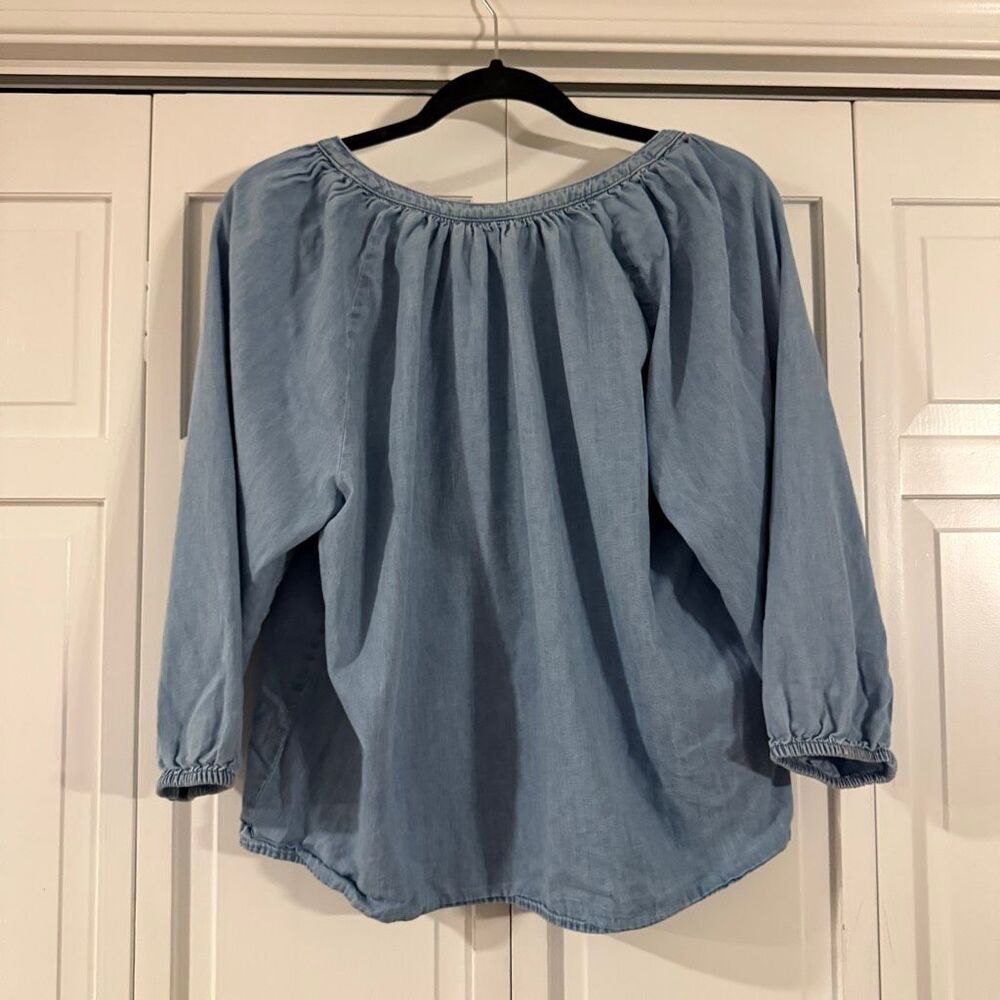 Gap Denim Split Neck Top Size Small - image 3